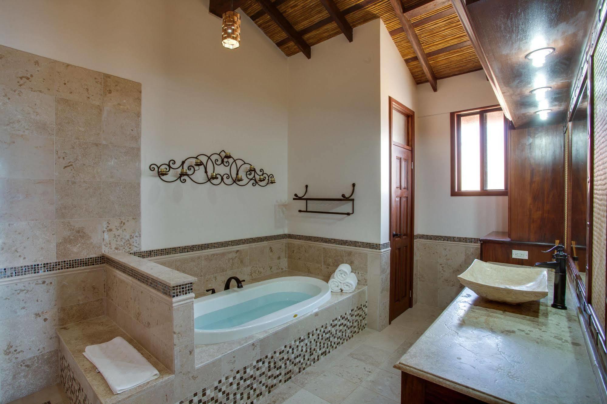 Villa Margarita At Jaguar Reef Hopkins Exteriör bild